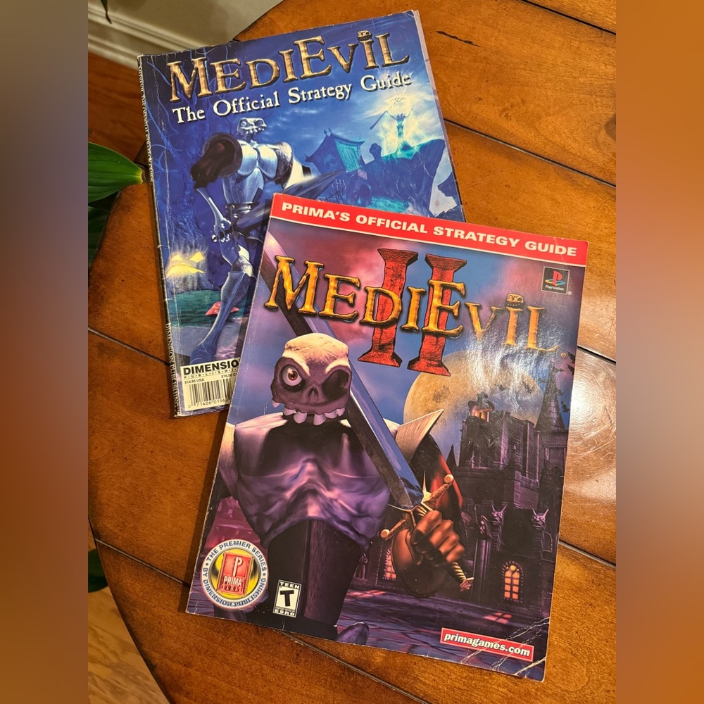 PS1 Playstation 1 MediEvil 1 & 2 Strategy Guide Prima Dimension (see condition)